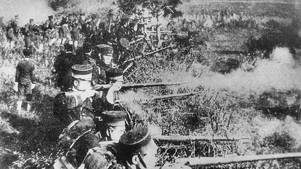 日清戦争／日本軍歩兵の一斉射撃